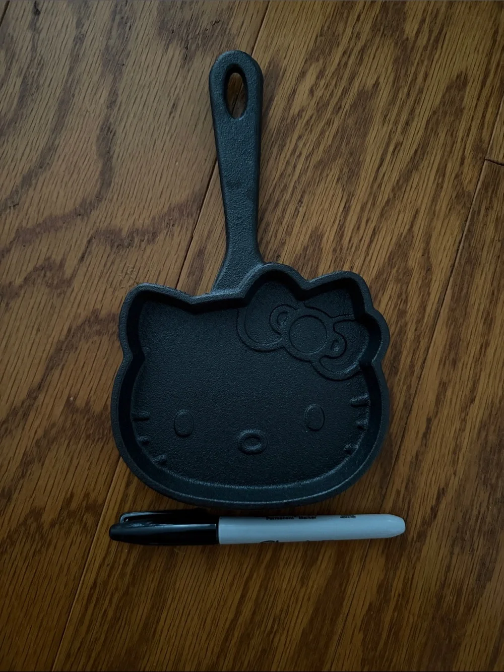Sanrio Hello Kitty Cast Iron Skillet - Black kitchen item gear small